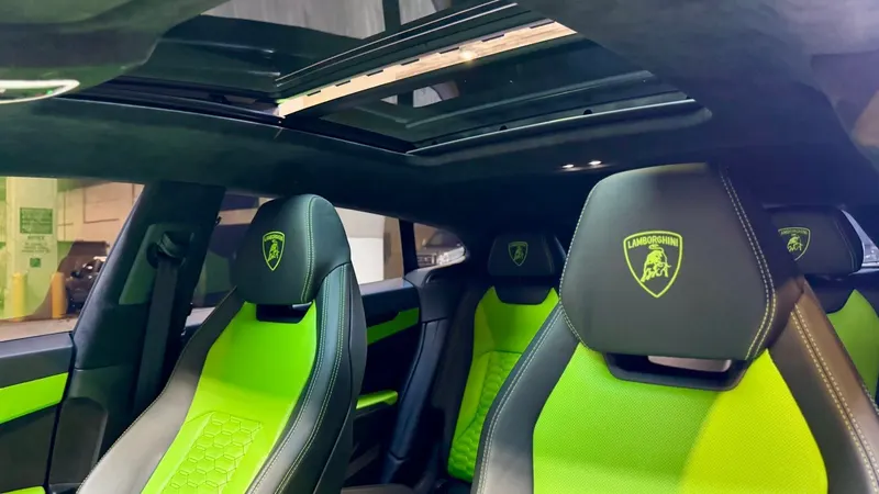 Seats under the panoramic roof