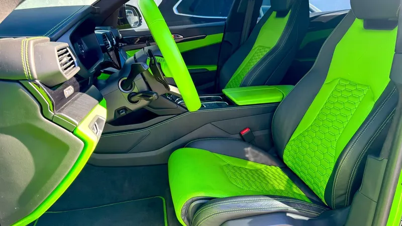 Front seats with hexagonal quilting